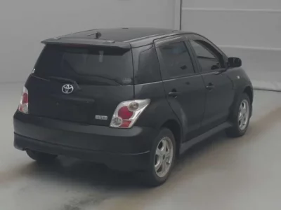 Toyota IST  с аукциона в Японии