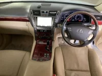 Lexus LS лот № 72 оценка R  с аукциона в Японии 2