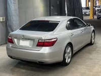 Lexus LS лот № 72 оценка R  с аукциона в Японии 4