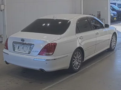 Toyota CROWN  с аукциона в Японии