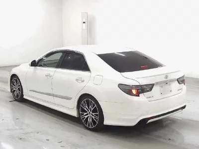 Toyota MARK X  с аукциона в Японии