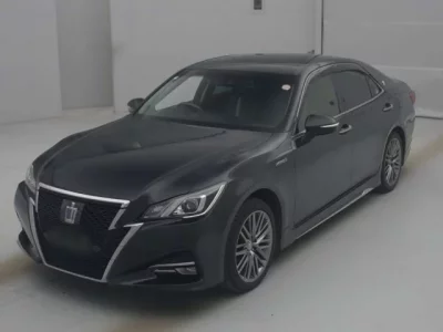 Toyota CROWN  с аукциона в Японии