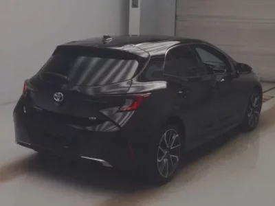 Toyota COROLLA SPORT  с аукциона в Японии