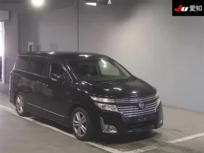 Nissan ELGRAND  с аукциона в Японии
