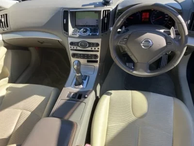 Nissan SKYLINE  с аукциона в Японии