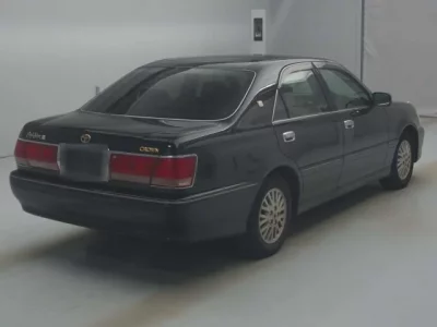 Toyota CROWN  с аукциона в Японии