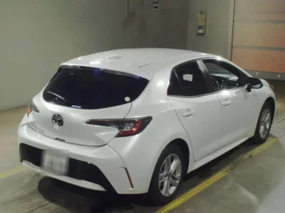 Toyota COROLLA SPORT  с аукциона в Японии