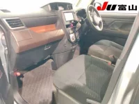 Toyota TANK лот № 3077 оценка 4  с аукциона в Японии 2