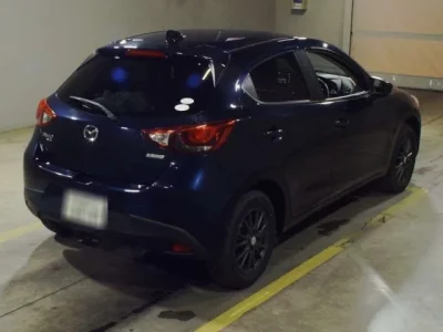 Mazda DEMIO  с аукциона в Японии