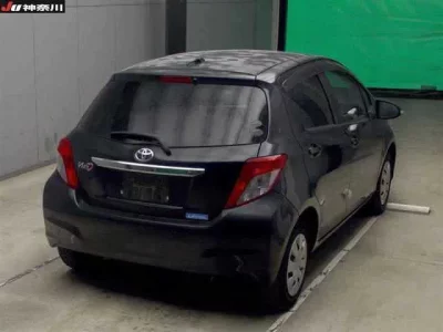 Toyota VITZ  с аукциона в Японии