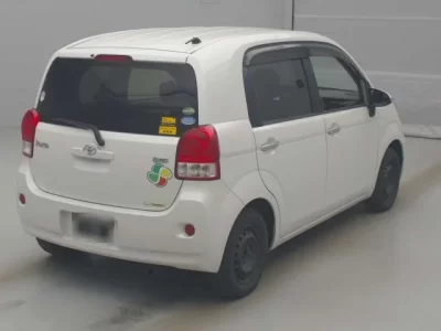 Toyota PORTE  с аукциона в Японии