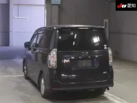 Toyota VOXY лот № 3090 оценка R  с аукциона в Японии 1