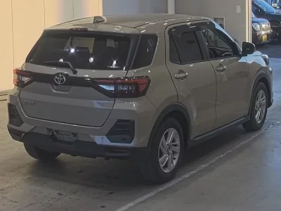 Toyota RAIZE  с аукциона в Японии