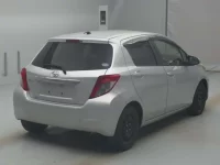 Toyota VITZ лот № 77052 оценка 3  с аукциона в Японии 1
