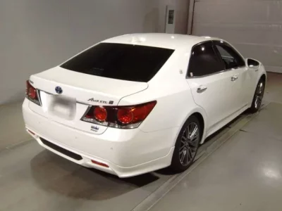 Toyota CROWN  с аукциона в Японии