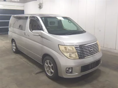 Nissan ELGRAND  с аукциона в Японии
