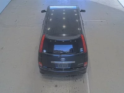 Toyota ISIS  с аукциона в Японии