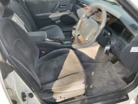 Toyota CROWN лот № 1710 оценка RA  с аукциона в Японии 7