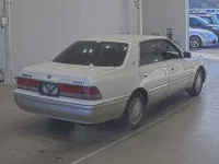 Toyota CROWN лот № 1710 оценка RA  с аукциона в Японии 1
