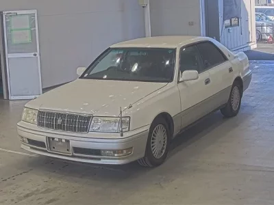 Toyota CROWN  с аукциона в Японии
