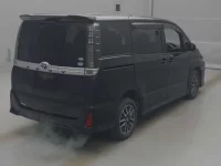 Toyota VOXY лот № 70253 оценка 3.5  с аукциона в Японии 1