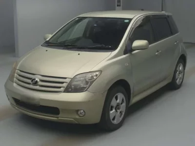 Toyota IST  с аукциона в Японии