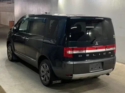 Mitsubishi DELICA D5