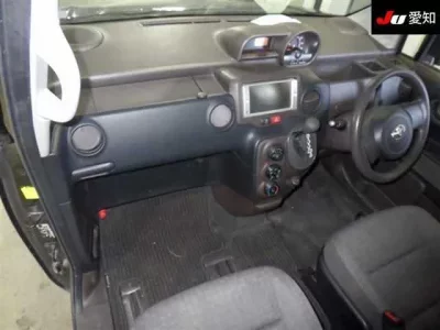 Toyota SPADE  с аукциона в Японии