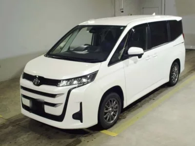Toyota NOAH  с аукциона в Японии