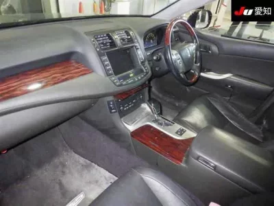 Toyota CROWN  с аукциона в Японии