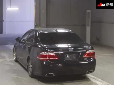 Toyota CROWN  с аукциона в Японии