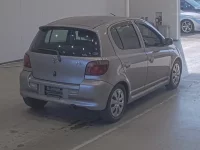 Toyota VITZ лот № 1730 оценка 3  с аукциона в Японии 1