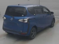 Toyota SIENTA лот № 70274 оценка 4  с аукциона в Японии 1