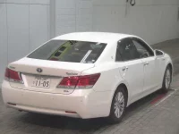 Toyota CROWN лот № 2068 оценка 3  с аукциона в Японии 3