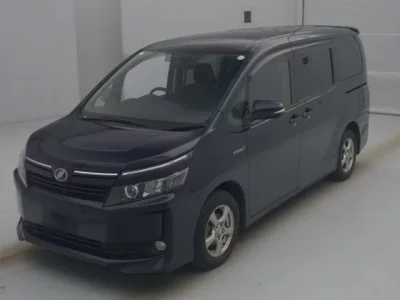 Toyota VOXY  с аукциона в Японии
