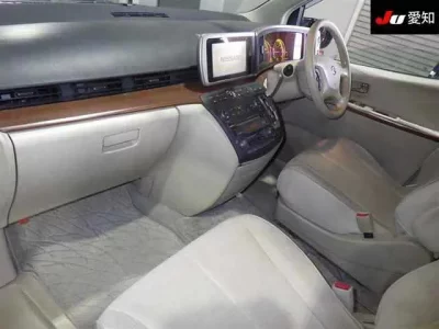 Nissan ELGRAND  с аукциона в Японии