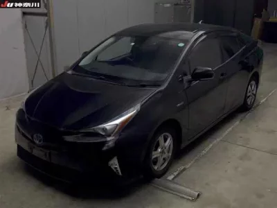 Toyota PRIUS  с аукциона в Японии
