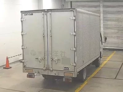 Isuzu ELF  с аукциона в Японии