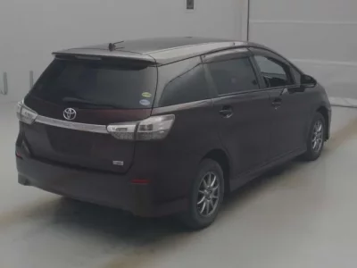 Toyota WISH  с аукциона в Японии