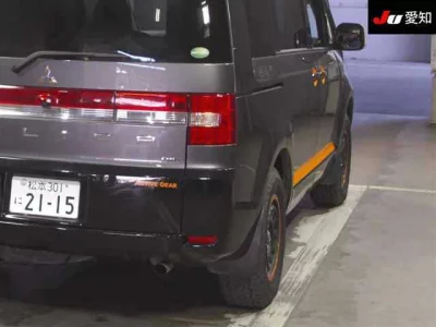 Mitsubishi DELICA D5