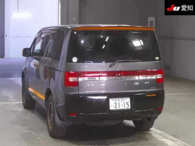 Mitsubishi DELICA D5