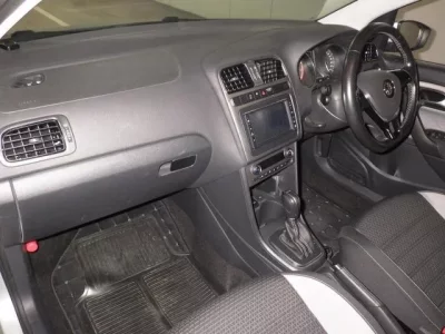 Volkswagen CROSS POLO  с аукциона в Японии