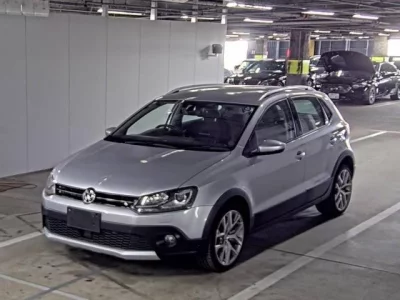 Volkswagen CROSS POLO  с аукциона в Японии
