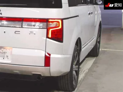 Mitsubishi DELICA D5