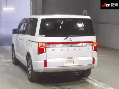 Mitsubishi DELICA D5