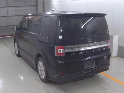 Mitsubishi DELICA D5
