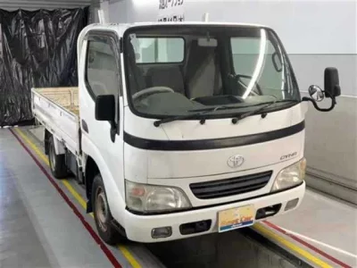 Toyota DYNA  с аукциона в Японии