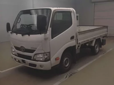 Toyota DYNA  с аукциона в Японии