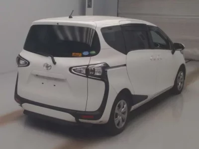 Toyota SIENTA  с аукциона в Японии