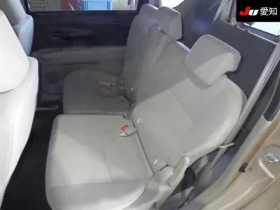 Toyota PASSO SETTE  с аукциона в Японии